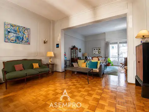 Venta Departamento Piso 6 ambientes en Almagro con Cochera al Frente