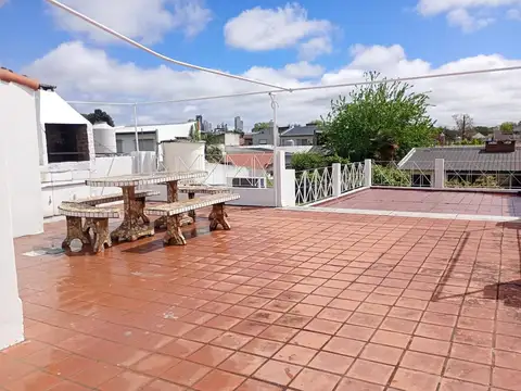 ALQUILER PH TIPO CASA  4 AMB. PA