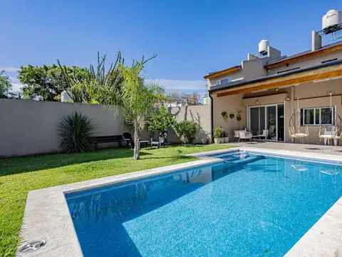 Casa Quinta  en Venta en El Palomar, Morón, G.B.A. Zona Oeste