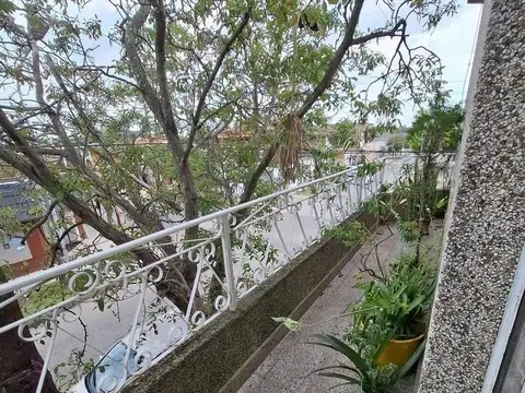 Depto Tipo Casa en Venta 51 años