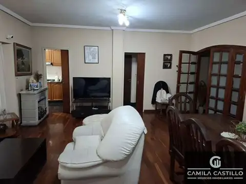Casa en venta de 4 dormitorios c/ cochera en Ituzaingó Norte