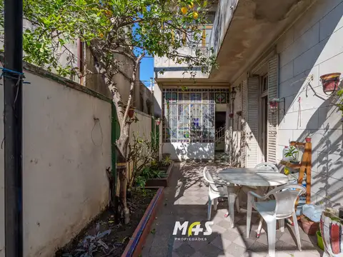 Casa en Lote Propio 8x43 + PH Al Fondo | Parque Avellaneda