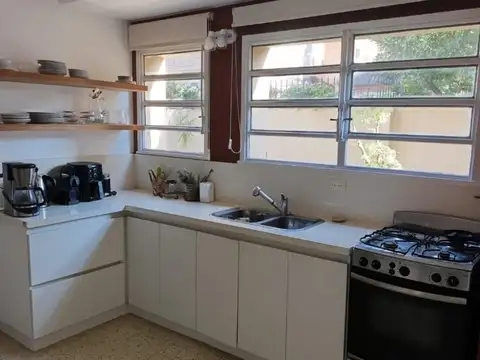 Casa en Alquiler al Oeste