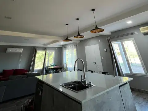 Alquiler Casa Ideal para empresas Zona de chacras 