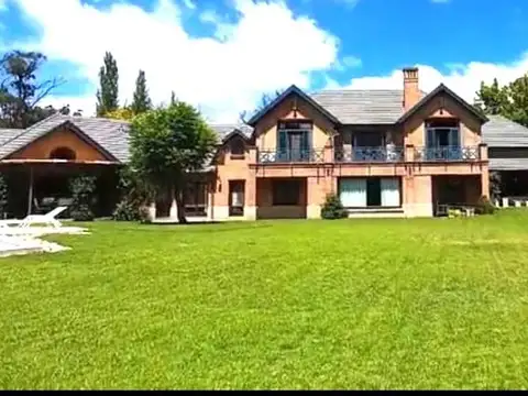 CASA 8 AMBIENTES  PILETA . COUNTRY ABRIL EL LAGO