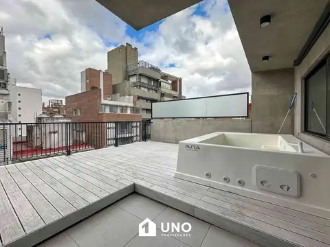 Moreno y Brown - Amplio Dpto Monoambiente Externo.