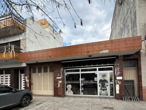 IDEAL INVERSOR. excelente oportunidad sobre Av. Villegas para construir o refaccionar.