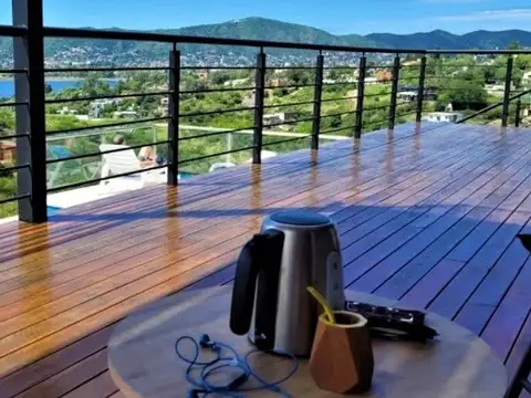 Casa 6 ambientes con 2 baños