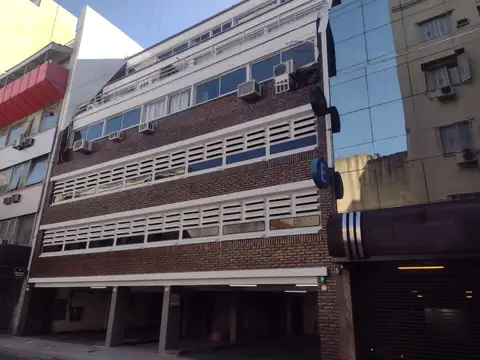 VENTA COCHERA FIJA TECHADA EN EDIFICIO MONSERRAT