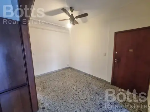 Depto Tipo Casa en Venta 40 años