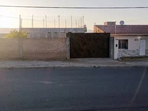 Avenida Manuel Navarro casi esquina Lope de Vega 100