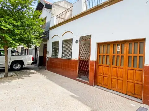 LOTE 255 METROS 4 AMBIENTES COCHERA PATIO  PARQUE