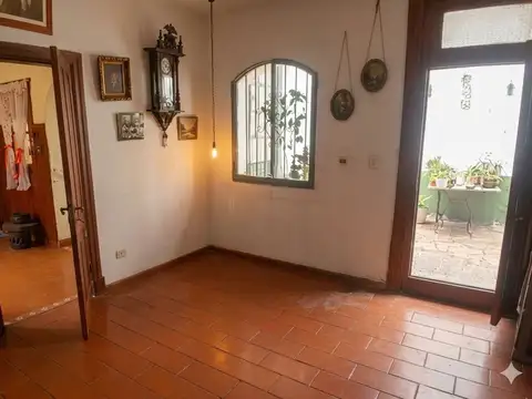 Casa 4 ambientes con 1 baño