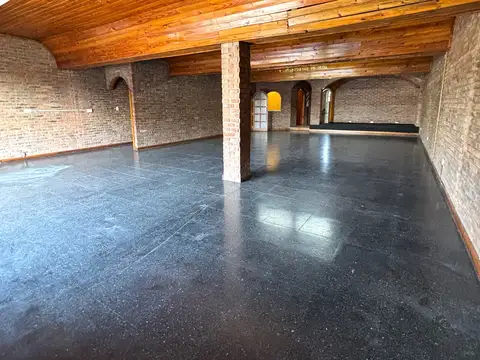 Avenida José Altube 1800, Piso 1