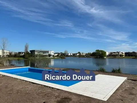 Casa  en Venta en El Cantón con salida a la laguna y vista al golf, Escobar, G.B.A. Zona Norte