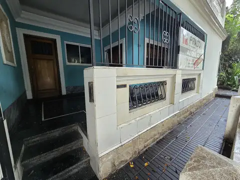 Gobernador Carlos Tejedor 300, Piso PB