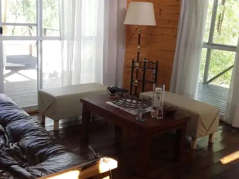 Casa 4 ambientes con 2 baños