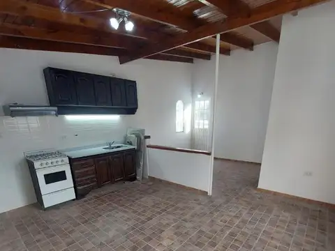 Depto Tipo Casa en Alquiler en Lomas de Zamora, $ 550.000