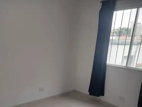 Depto Tipo Casa en Alquiler en Lomas de Zamora, $ 550.000