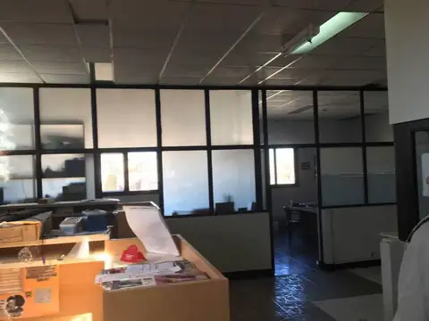 Establecimiento Industrial de 698 m2