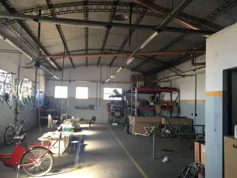 Galpon en Venta en Crucesita, USD 250.000