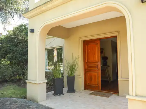 Casa en Venta en La Montura, USD 370.000