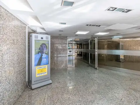 Oficina en Venta con 3 cocheras