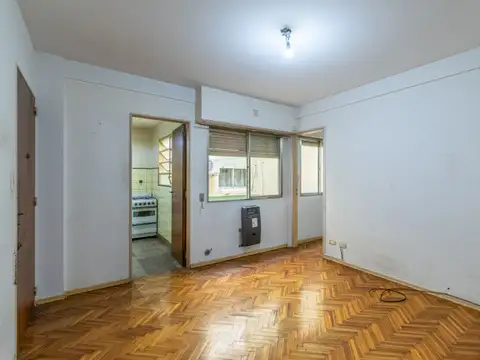 Humberto 1° 2363 , Piso 1
