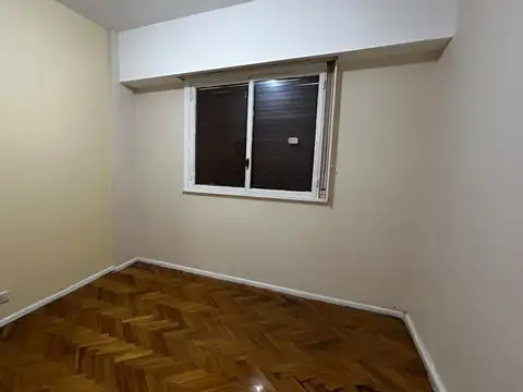 Solis 1000, Piso 1