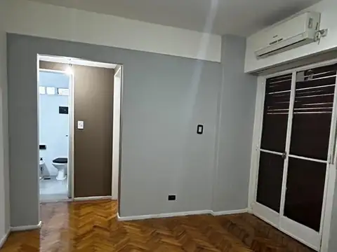 Solis 1000, Piso 1
