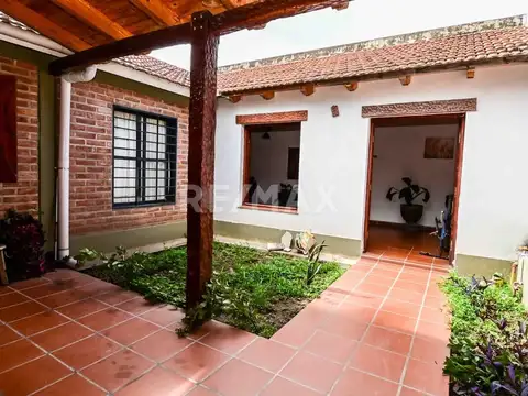 Casa 5 ambientes con 1 baño
