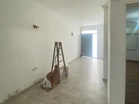 Depto Tipo Casa en Venta en Los Hornos, USD 43.000