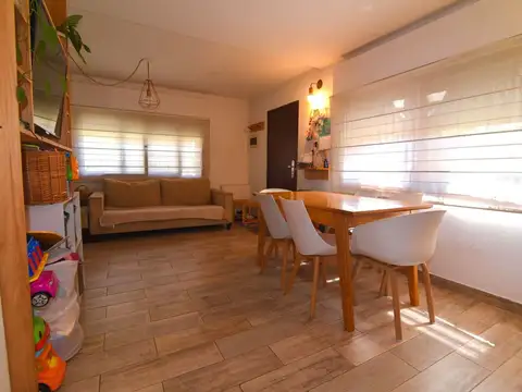 Depto Tipo Casa en Venta de 3 ambientes