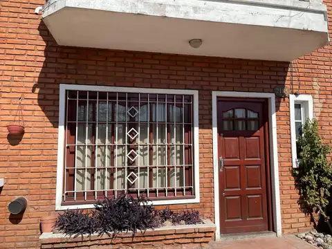 DUPLEX 3 AMBIENTES BERAZATEGUI COCHERA