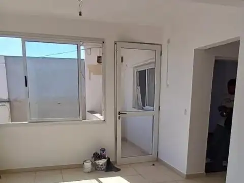 Depto Tipo Casa en Venta en Villa Lynch, USD 95.000