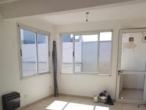 ph planta alta como nuevo,  2 dormis, patio en villa lynch