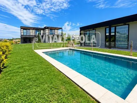 VENTA CASA MEDAL COUNTRY PILAR 4 DORMS FONDO AL GOLF