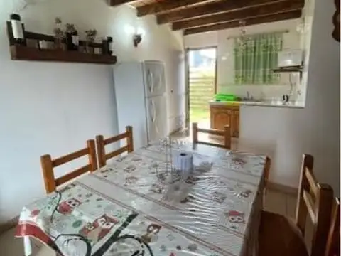 VENTA de DOS AMPLIAS CABAÑAS de 3 ambientes - Balneario CAMET NORTE