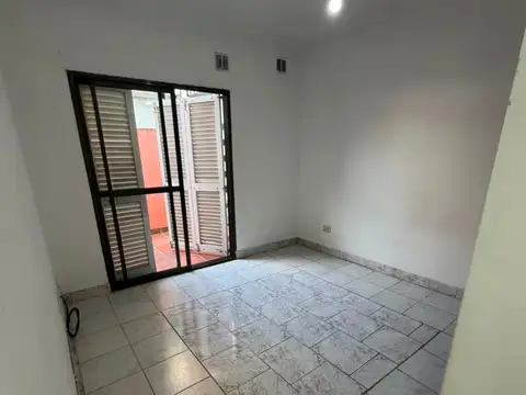 Depto Tipo Casa 2 ambientes con 1 baño