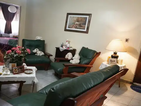 Depto Tipo Casa en Venta de 5 ambientes