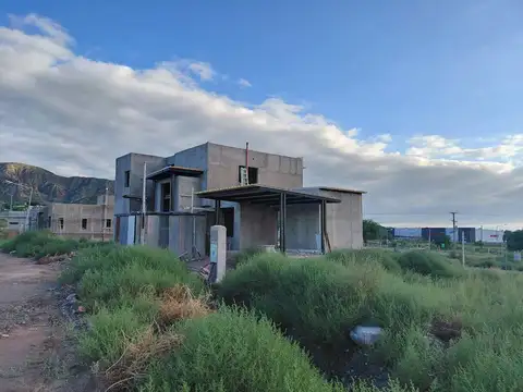 Casa 7 ambientes con 3 baños