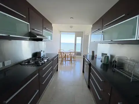 Departamento 5 ambientes con 4 baños