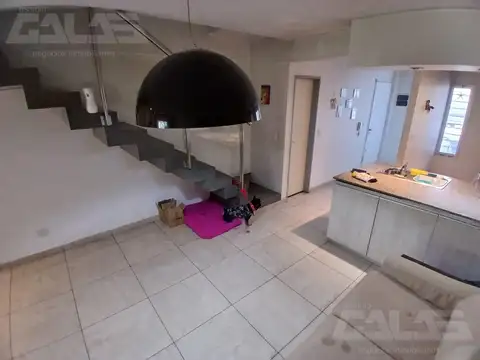 Depto Tipo Casa en Venta con 1 cocheras