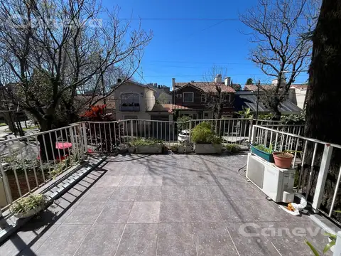 Casa 5 ambientes con 4 baños