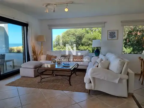 Impecable duplex, comodo e iluminado.