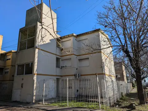 Bertolini 1300, Piso 1°