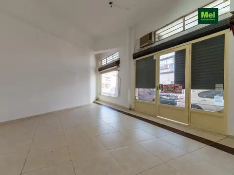 Local en Venta en Parque Chas, USD 105.000