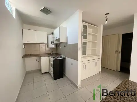 Dpto 2 ambientes en 3er piso, c/fte, POR ASCENSOR.