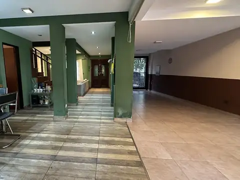 Casa en Venta con 4 cocheras