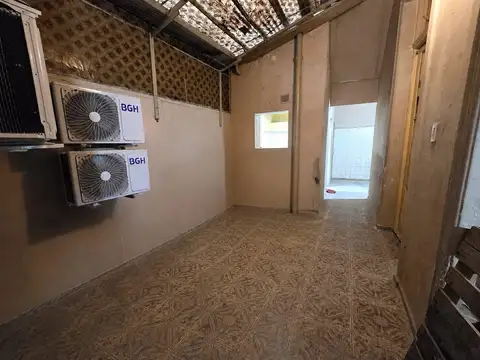 Oficina 4 ambientes con 1 baño